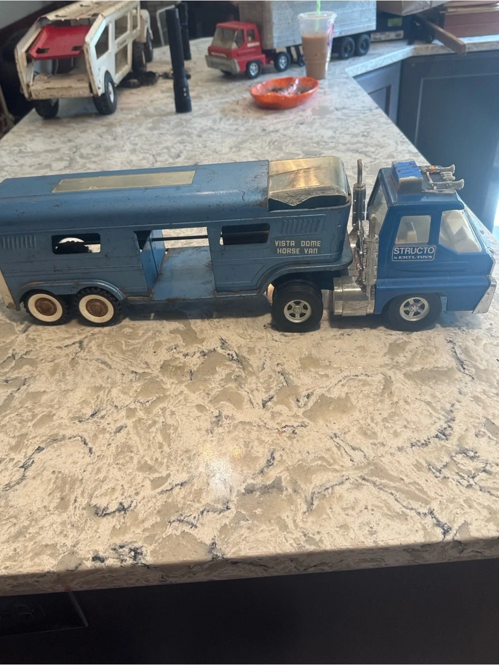 Blue Vista Dome Horse Van Toy Truck